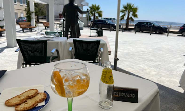 Good Restaurants with Sea Views in Paço de Arcos