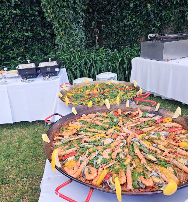 Fora de Casa caters events across Portugal since 1990, supplying menus from traditional to fusion plus full logistics, venues and optional support services.